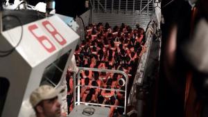 España acogerá al barco 'Aquarius', con 629 personas a bordo, "por razones humanitarias"