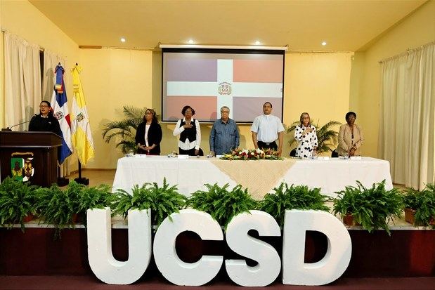 La Universidad Católica Santo Domingo (UCSD) reafirma su
compromiso con la excelencia educativa.