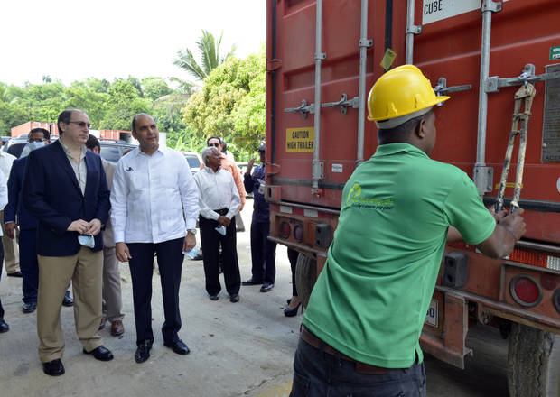 Aduanas incinera más de 21 millones de cigarrillos que entraron por los puertos de Haina y Caucedo