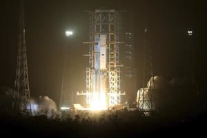 La primera nave de carga para la estación espacial china se acopla con éxito