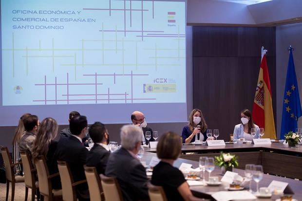 La secretaria de Estado de Comercio de España, Xiana Méndez, participa en un encuentro con representantes de empresas españolas presentes en el país caribeño, en Santo Domingo, República Dominicana.