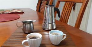 Beber más de 2 tazas de café/día reduce el 44 % la mortalidad, según un estudio