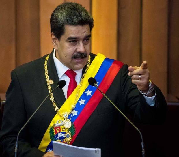 Guaidó pide "confianza" y Maduro insiste en sus acusaciones de terrorismo 