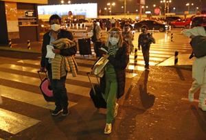 Per&#250; impedir&#225; ingreso de personas no vacunadas a lugares p&#250;blicos cerrados 