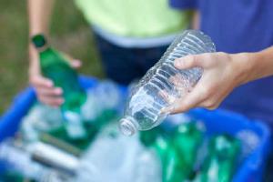 Varias ONG exigen medidas más duras y drásticas con los productos plásticos