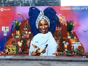 Celia Cruz representa la herencia latina en mural de barrio bohemio de Miami