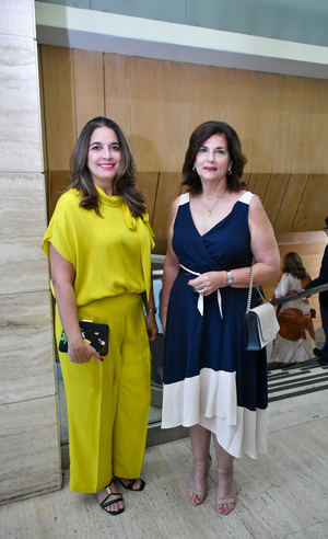 Carolina Marmolejos y Sarah Villanueva.