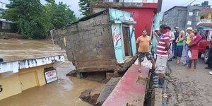 Las lluvias no cesan y obligan a desplazar a 6,405 personas