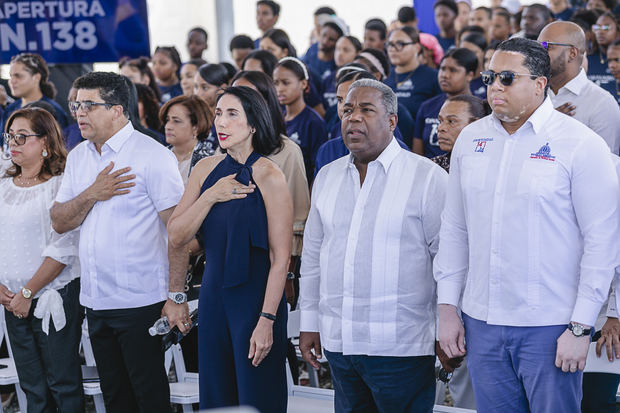 La primera dama, Raquel Arbaje inaugura ocho nuevos centros del Programa Oportunidad 14-24 para jóvenes en situación de vulnerabilidad.