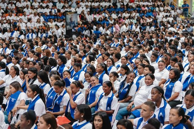 Gobierno gradúa a 4,596 nuevos profesionales técnicos a través del programa “Oportunidad 14-24”