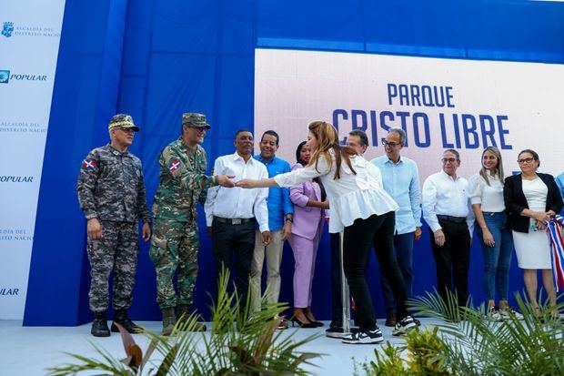 9-1-1 dispone instalación de cámaras de videovigilancia y megáfono en el renovado Parque Cristo Libre.