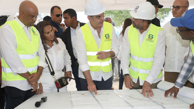Presidente Abinader deja iniciados trabajos construcción proyecto habitacional en SFM por RD 325 millones