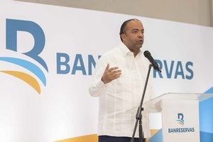 Administrador general de Banreservas anuncia inicios de trabajos Hotel Mercedes.