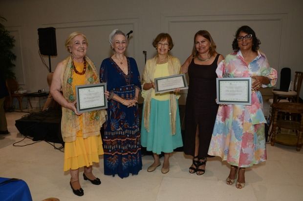 Josefina Ziter viuda Zaglul, Myra Hazim Frappier, Betania Richez, Quisqueya Richez y Minerva Del Risco de Espinal.