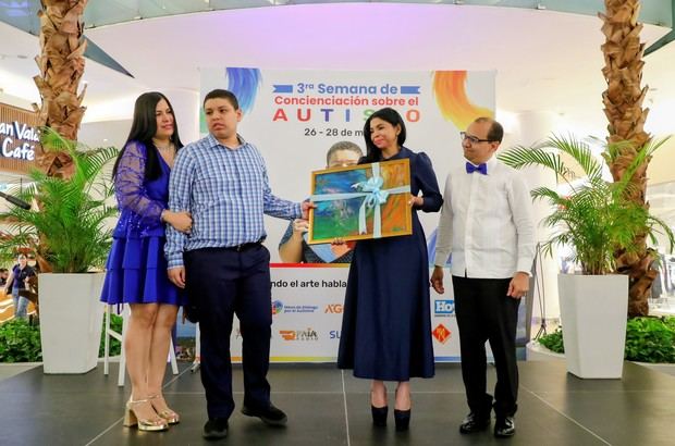 Iranna Flaviá Luciano, Fernando Gabriel Quiroz Flaviá, Yeni Berenice Reynoso y Fernando Quiroz.