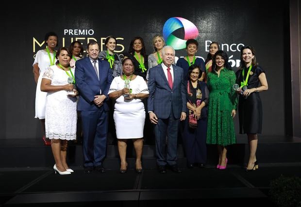 Galardonadas de la quinta edición del Premio Mujeres que Cambian el Mundo.