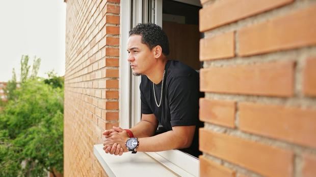 Cantante y compositor Néstor Ortega.