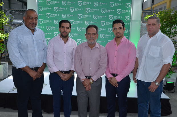 Domingo Ortega, Julio Pineda González, Julio Pineda Pérez, César Pineda González y Andrés Linder.