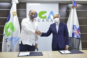 Exportadores califican como histórica la transformación de Aduanas