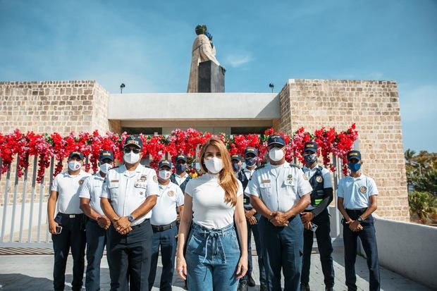 Alcaldesa Carolina Mejía encabezó un acto de reconocimiento al primer año de la recuperación del Monumento a Fray Antón de Montesino.