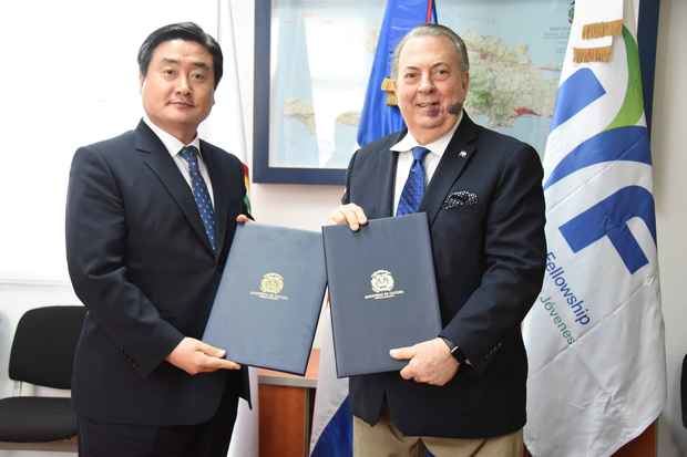 El documento fue rubricado por el ministro de Cultura, arquitecto Eduardo Selman y el director general para Centroamérica y el Caribe de la IYF, señor Jin Sung Kim.