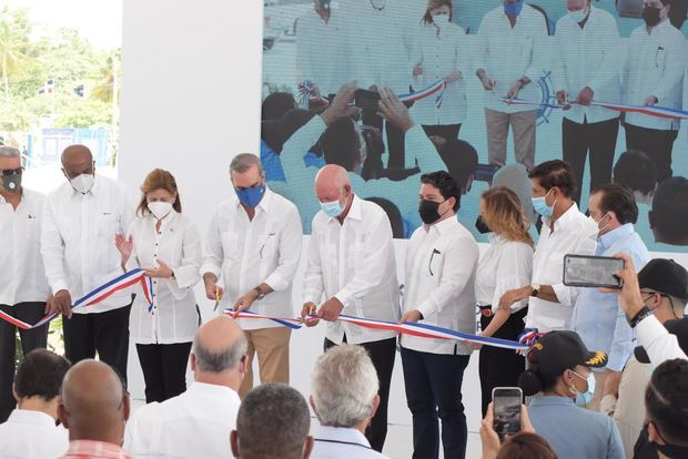 Presidente de la República, Luis Abinader, inauguró las nuevas instalaciones del Puerto de Barahona.