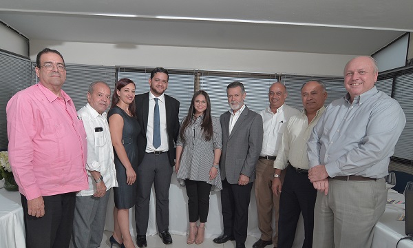 Rubén Cabrera, Claudio Liranzo, Zoila La Paz, Yavet Guzmán, Maritza Parra, Tomas Alba, Freddy Amin Nuñez, Juan Antonio Álvarez y Martín Franco