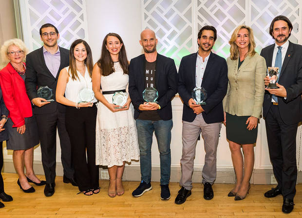 Candy Brush, Yousef Al-Humaidhi, María del Mar Gómez Viyella, Emely Levy, Leon Logothetis, Daniel Dalet Casals, Kari Healy y Cyril Camus, durante la reciente premiación de Babson College.