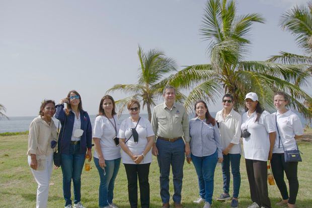 Lourdes Fernández, María del Carmen Vargas, Marianella Delgado, Milagros de los Santos, Orlando Jorge Mera, Fernanda de León, Isabel Bonnelly, Wendy Montero y Laura Julia Rodríguez.