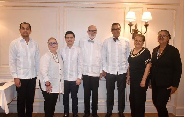 Francisco Herrera, Meira Rijo, Alfredo López Ariza, Luis Prieto Nouel, Pedro Calderón Prieto, Hanny Mateo y Altagracia More.