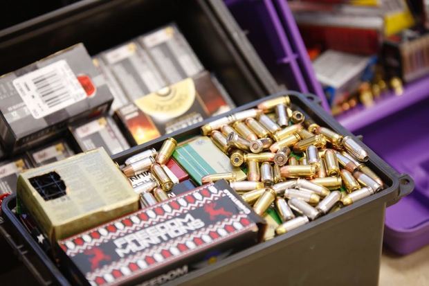 Aduanas detiene contrabando millonario de armas de guerra, municiones y artefactos explosivos