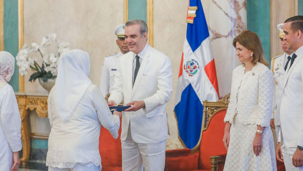 Presidente Abinader recibe cartas credenciales de ocho nuevos embajadores.