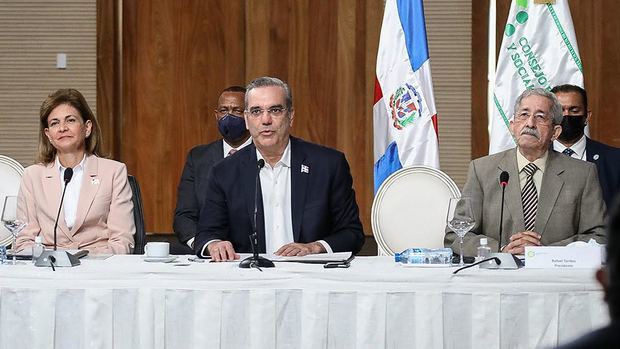 Raquel Peña, Presidente Luis Abinader y Rafael Toribio.