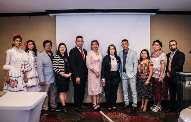 Ing. Noé Rivera  Tesorero, Lic. Diana De Marroquín , Director Ejecutivo; Ing. Oliver Barrientos – Vicepresidente; Lic. Patty De Quan; Su Excelencia Sara Paulino; Dr. Franklin Polanco - Presidente y  Lic. Selvin Raymundo Asesor.
 