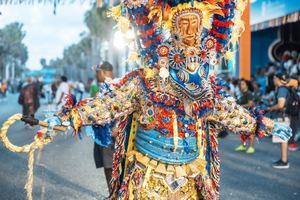 Cientos de capitaleños disfrutaron el Carnaval del Distrito Nacional 2022
