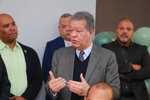 Leonel Fernández dice construcción de muro entre RD y Haití hoy día es una necesidad