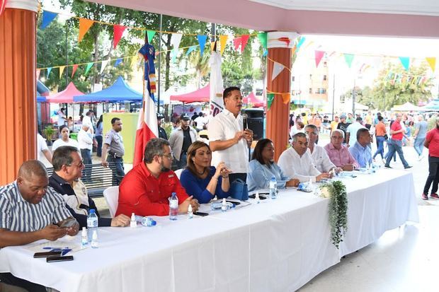 El presidente de Confenagro, Wilfredo Cabrera, habla durante la apertura de la feria.
