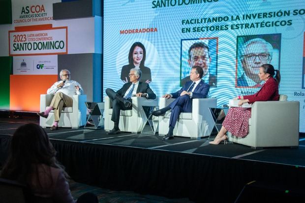 Rolando González Bunster, durante su participación en el Americas Society.