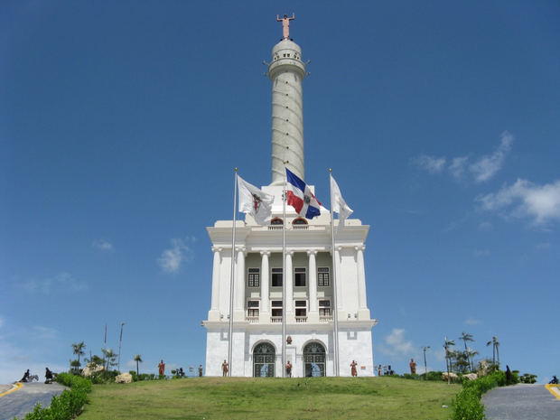 Monumento a los Héroes de la Restauración.