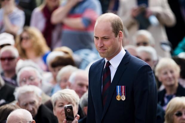 El príncipe Guillermo de Inglaterra asiste a una ceremonia con motivo del 75 aniversario del Desembarco de Normandía, este jueves, en el Arboreto Conmemorativo Nacional en Staffordshire, Reino Unido.