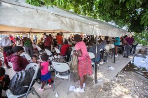 HRW denuncia la deportación de más de 20.000 haitianos desde EE.UU. en 2021