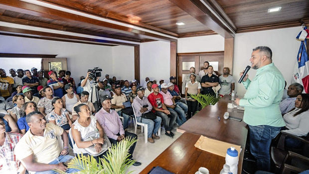 Hecmilio Galván destaca que, con una inversión de solo
30 millones de pesos, el FEDA ha realizado unas 969 jornadas
educativas en todo el país.