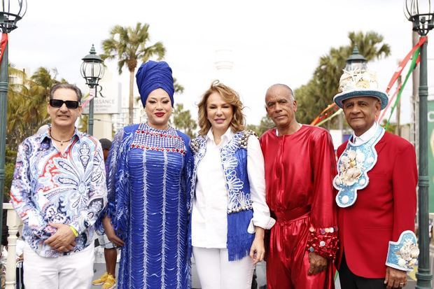 Pastor de Moya, Diomary La Mala, Milagros Germán, Rafael Almánzar y Persio Checo.