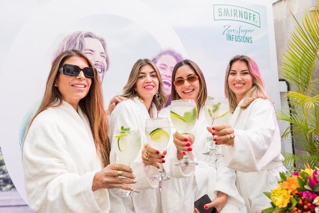 Ginna Fernández, Gianny Fernández, Helen Blandino y Helga Grotewold.