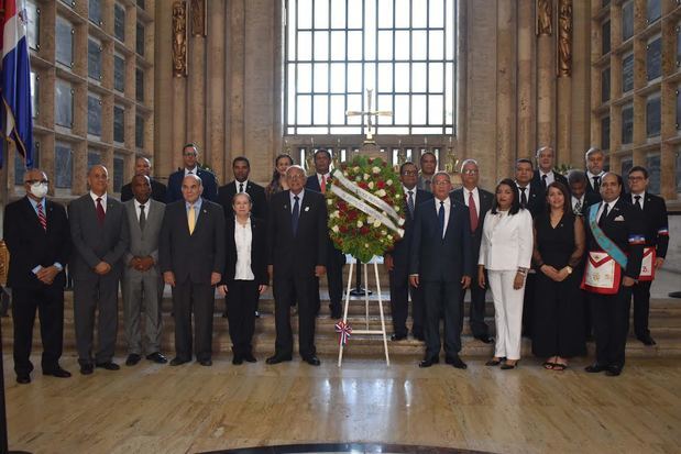 Directivos del Instituto Duartiano en el acto conmemorativo.