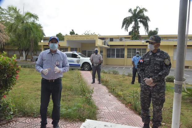 El Ministerio de Educación (MINERD), informó que más de 14,500 personas entre ellas agentes de la Policía Escolar, de Seguridad Interna de la institución, porteros y vigilantes protegen todos los centros educativos a nivel nacional.