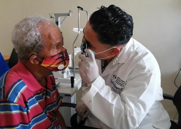 Casi dos mil pacientes con problemas visuales asistidos en el Moscoso Puello en este año.