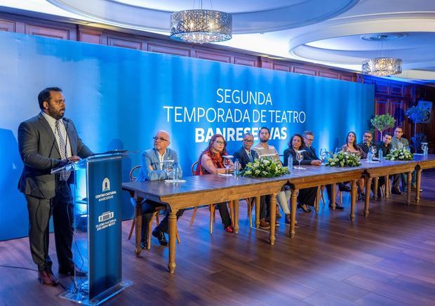 En el Podium, Mihail Peralta, Director del Centro Cultural Banreservas.