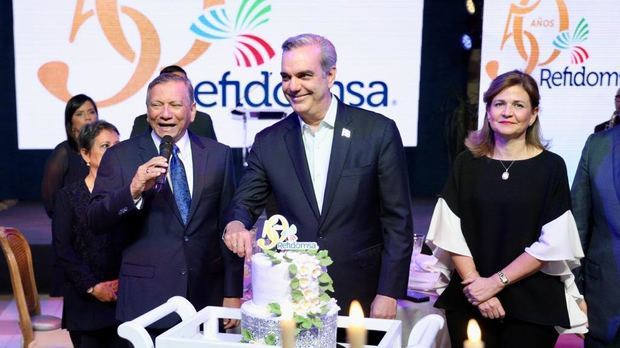 El presidente Abinader encabeza celebración 50 años de Refidomsa