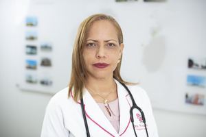 Doctora Rosa Abreu, infectóloga pediátrica de Hospiten Santo Domingo.